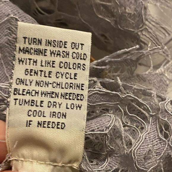NWT Womens Gray Lace Top - Picture 5 of 5